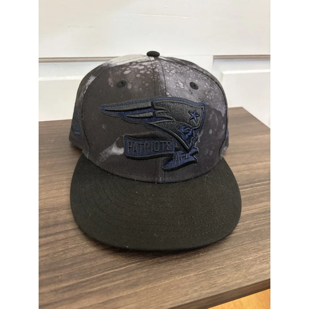Men's Black New England Patriots Ink Dye 2022 Sideline SnapBack Hat Used